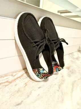 Women’s Black Canvas Casual Lace-Up Shoes with Colorful Accent